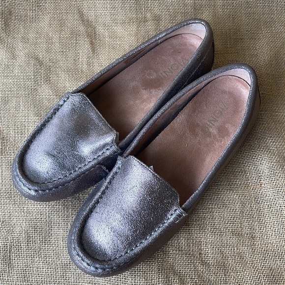 Vionic Women's Debbie Moccasin Flats Concealed Orthotic Arch Support Loafers - Picture 2 of 15